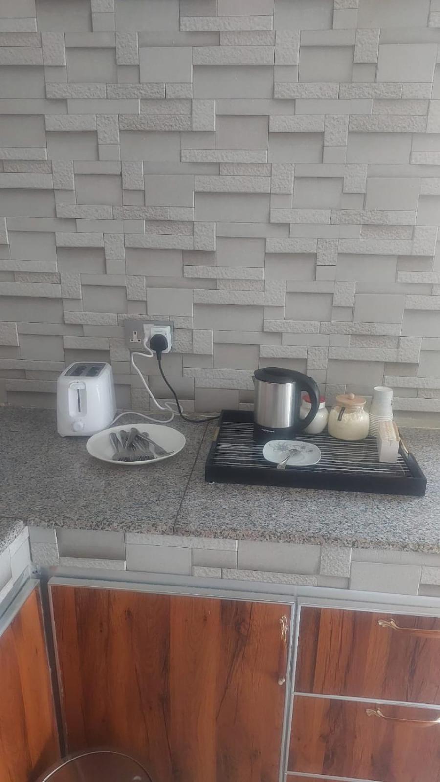 Tiwi Pearl Hotel Szúr Kültér fotó