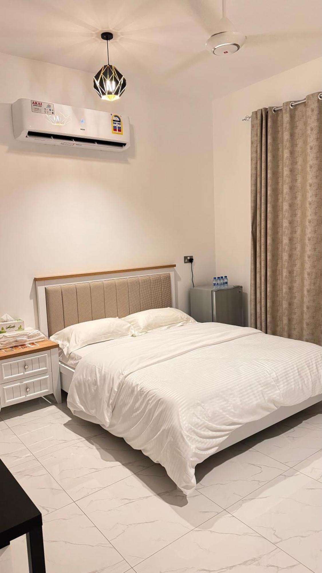 Tiwi Pearl Hotel Szúr Kültér fotó