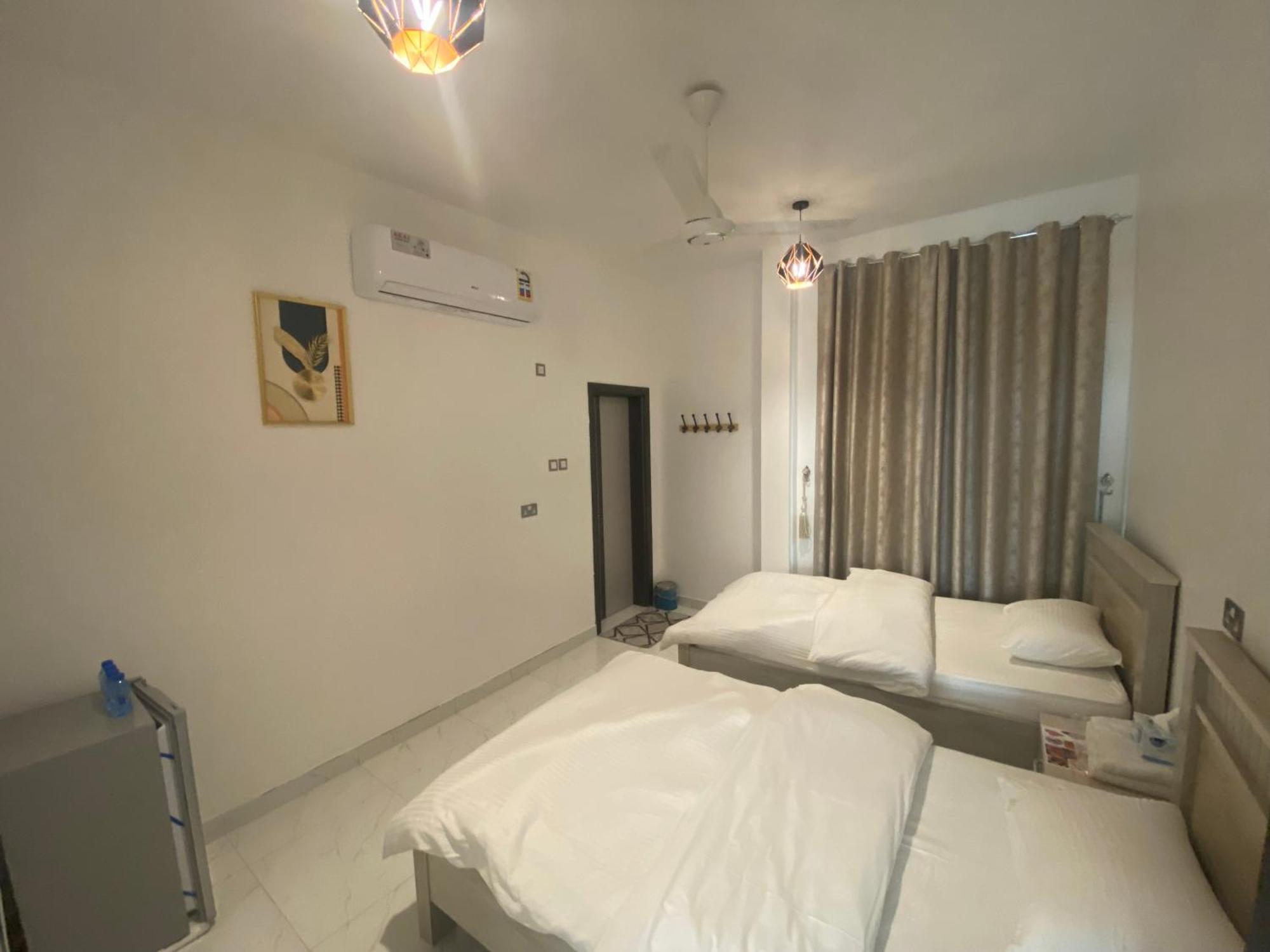 Tiwi Pearl Hotel Szúr Kültér fotó